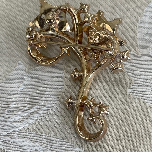 Intake RARE Trifari Brooch - Picture 4 of 6